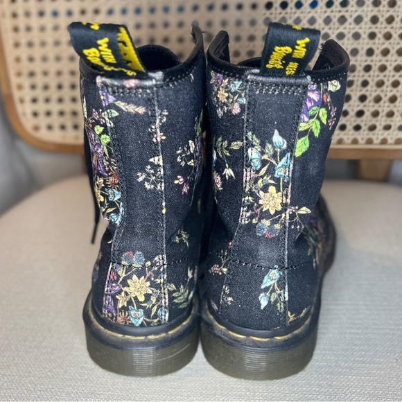 Dr. Martens Castel Boots in Black Belladonna Floral Canvas Sz 6 - Picture 6 of 10